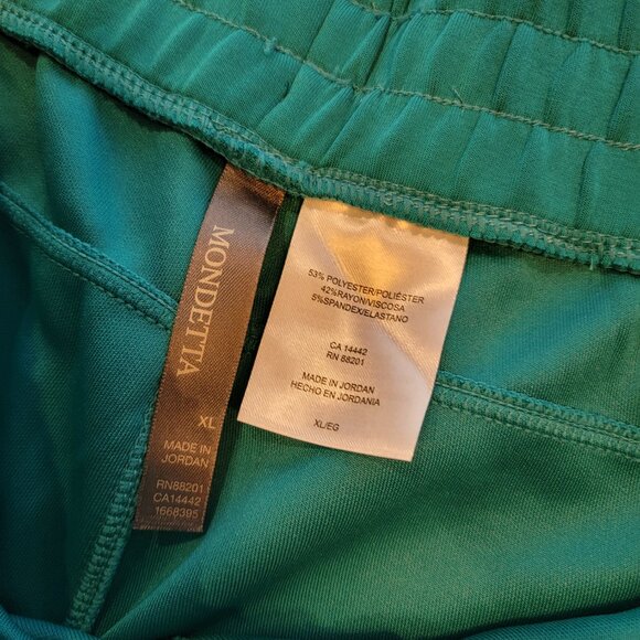 Mondetta Jacaranda 6" Inseam Scuba High Rise Shorts Green - Picture 9 of 10